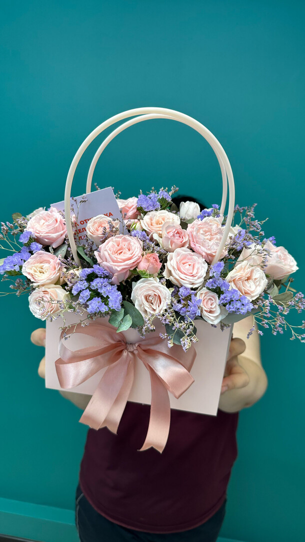 Композиция «париж», артикул F1305827 - 6003 рублей, доставка по городу. Flawery - доставка цветов