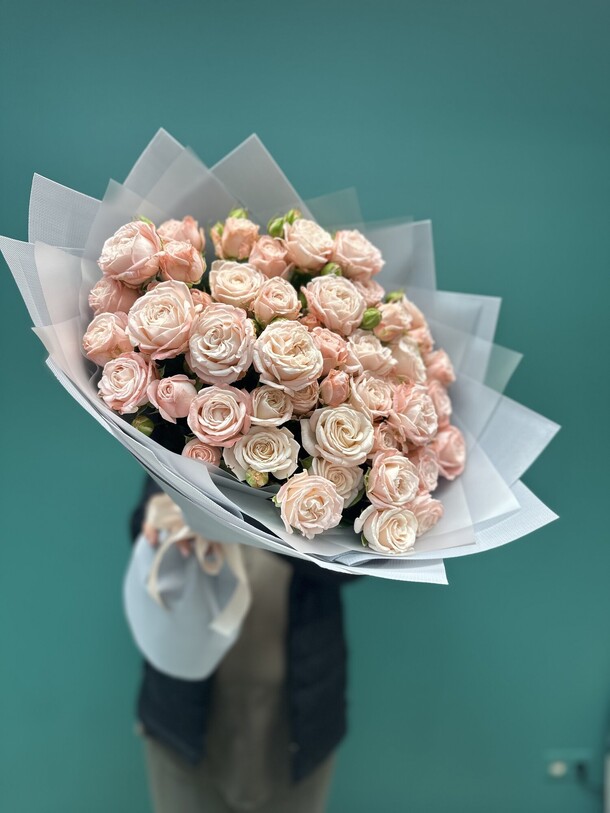 Роза кустовая « модам бомбастик», артикул F1336117 - 11314 рублей, доставка по городу. Flawery - доставка цветов