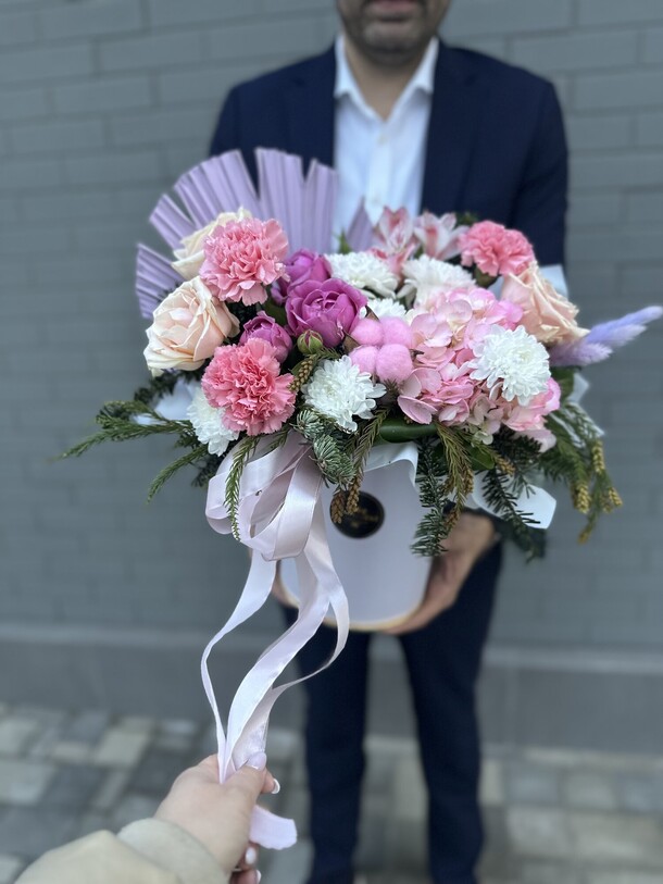 Букет «джозефина», артикул F1359625 - 7307 рублей, доставка по городу. Flawery - доставка цветов