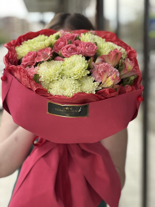 Венера, артикул F1409576 - 7321 рублей, доставка по городу. Flawery - доставка цветов