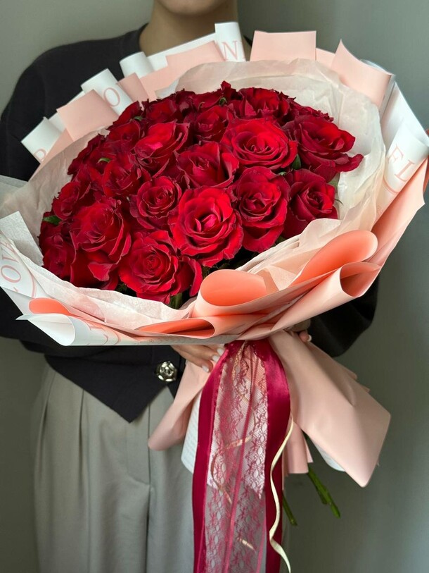 25 красных кенийских роз, артикул F1403645 - 5000 рублей, доставка по городу. Flawery - доставка цветов