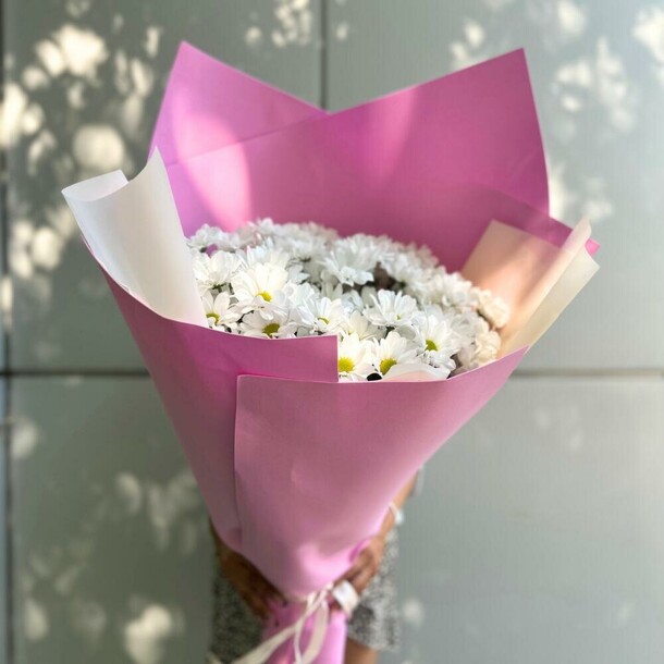 Гигантский букет белоснежных хризантем, артикул F1220636 - 6818 рублей, доставка по городу. Flawery - доставка цветов