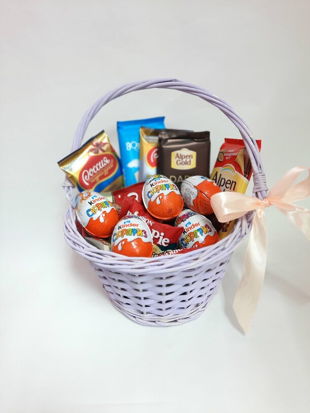 Сладкий подарок, артикул F1134703 - 3200 рублей, доставка по городу. Flawery - доставка цветов