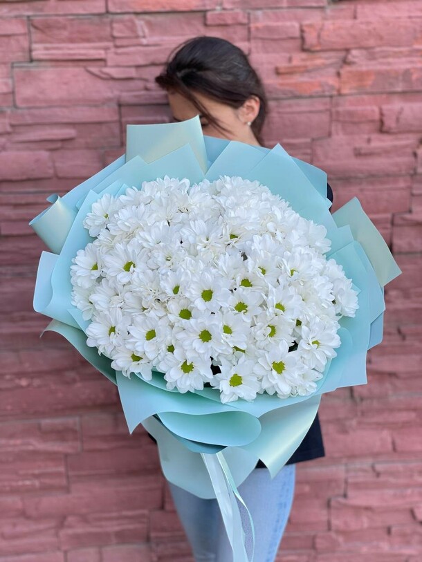 15 кустовых хризантем, артикул F1072140 - 8858 рублей, доставка по городу. Flawery - доставка цветов