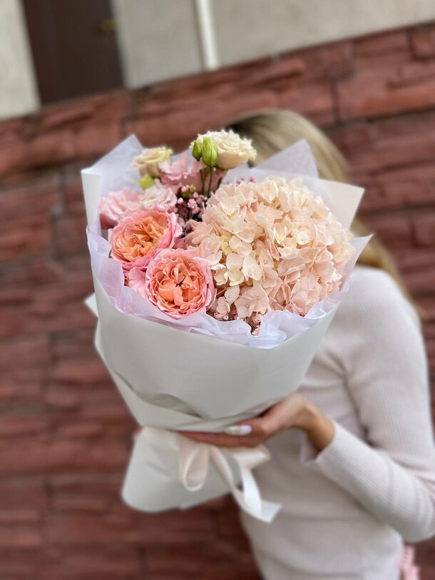 🌙авторская букет «взбитые сливки», артикул F1091977 - 6430 рублей, доставка по городу. Flawery - доставка цветов