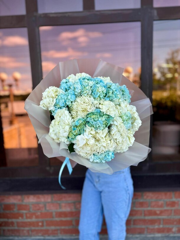 Букет из гортензий, артикул F1290564 - 38199 рублей, доставка по городу. Flawery - доставка цветов