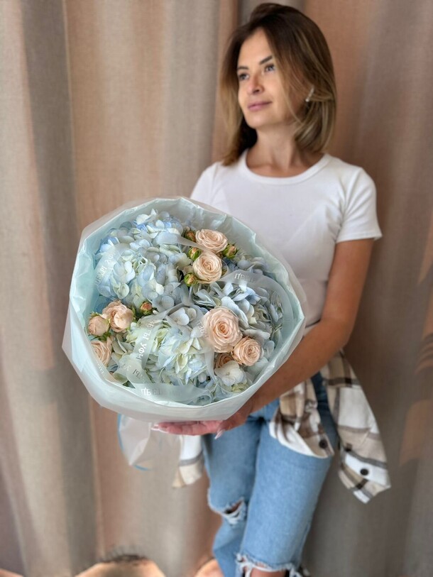 Букет авторский, артикул F1305073 - 8841 рублей, доставка по городу. Flawery - доставка цветов