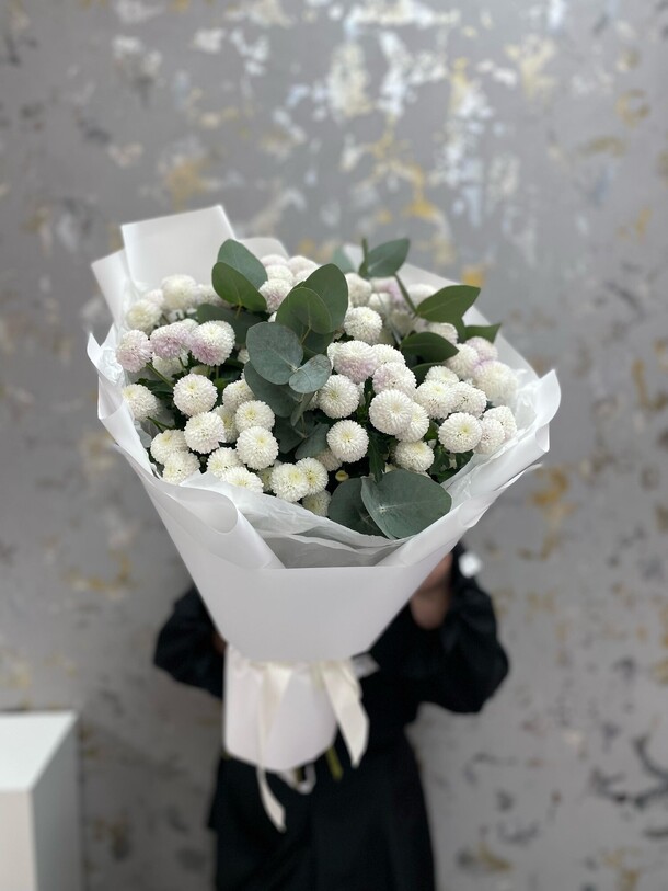 Букет стойких хризантем хамелион, артикул F1385775 - 10628 рублей, доставка по городу. Flawery - доставка цветов