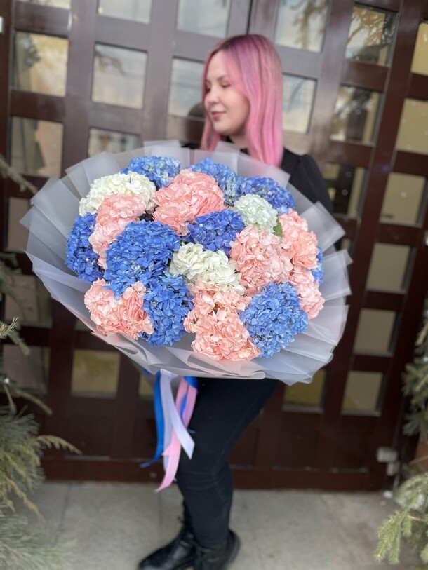 Большой букет из гортензий, артикул F1385789 - 20936 рублей, доставка по городу. Flawery - доставка цветов