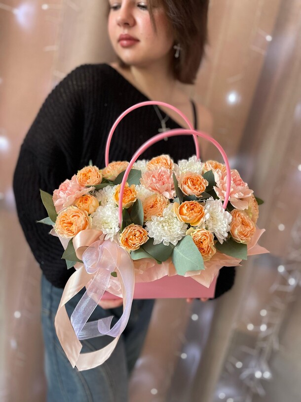 Сумочка "сюрприз", артикул F1385790 - 4025 рублей, доставка по городу. Flawery - доставка цветов