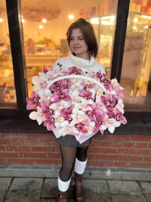 Корзина с роскошными орхидеями, артикул F1398098 - 40102 рублей, доставка по городу. Flawery - доставка цветов