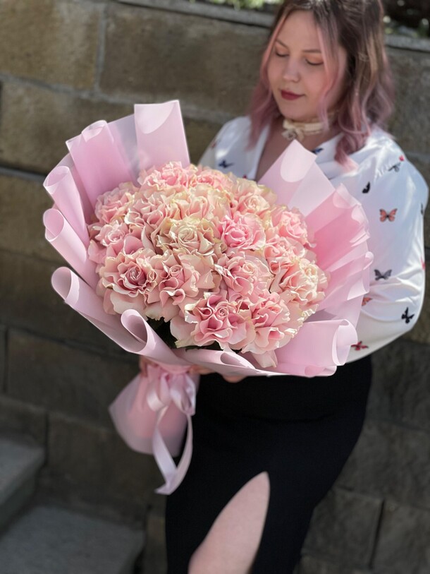 "кружево" букет из французских роз, артикул F1424840 - 7569 рублей, доставка по городу. Flawery - доставка цветов