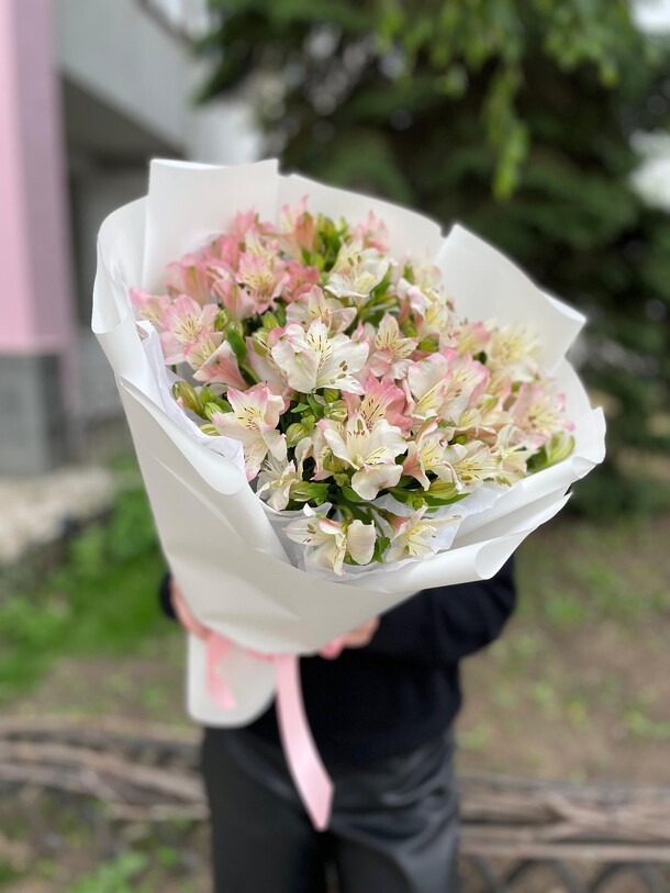 Букет «милость», артикул F1430767 - 3383 рублей, доставка по городу. Flawery - доставка цветов