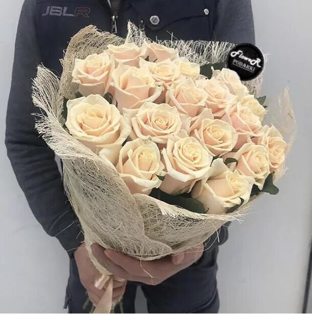 19 кремовых роз сорта "талея", 60см, артикул F1367217 - 5100 рублей, доставка по городу. Flawery - доставка цветов