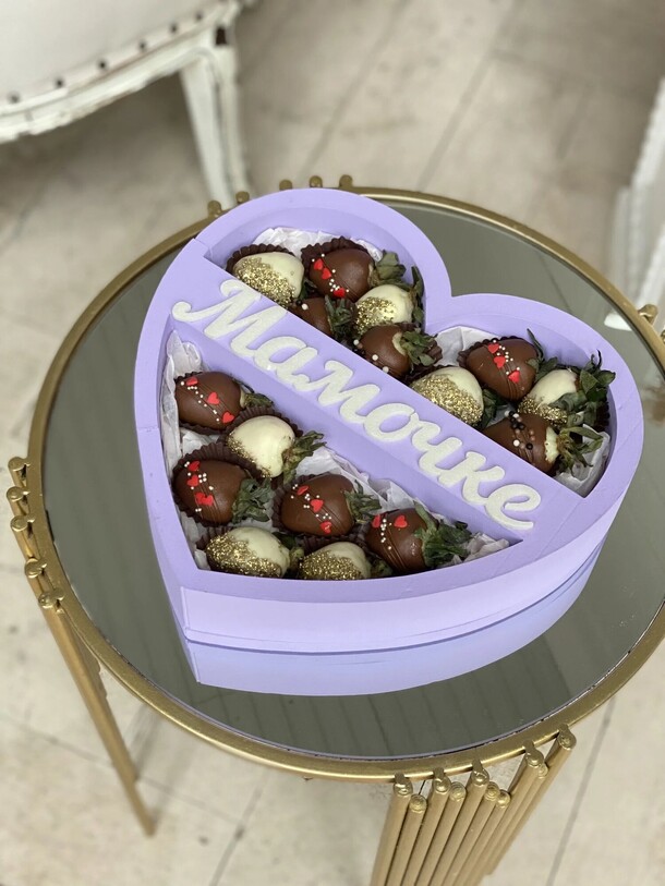 Клубничный набор "мамочке", артикул F1367479 - 5300 рублей, доставка по городу. Flawery - доставка цветов