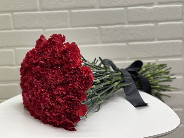 Траурный букет 3, артикул F110954 - 9388 рублей, доставка по городу. Flawery - доставка цветов