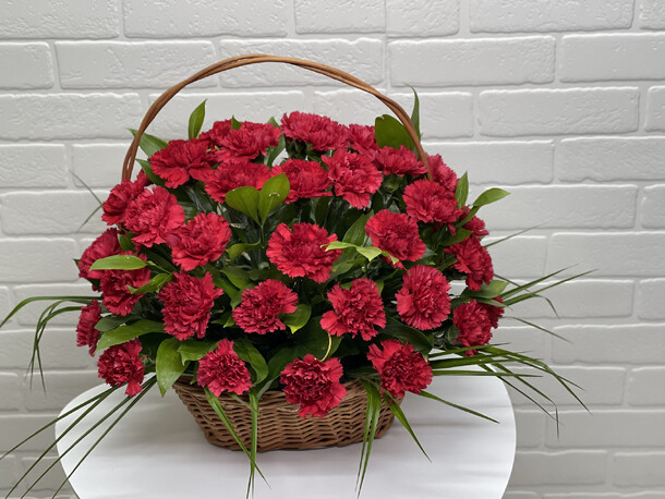 Траурная корзина 4, артикул F111084 - 10750 рублей, доставка по городу. Flawery - доставка цветов