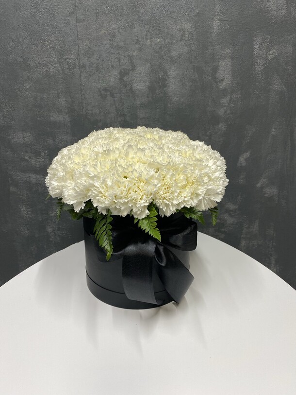 Гвоздики в коробке., артикул F111086 - 11428 рублей, доставка по городу. Flawery - доставка цветов