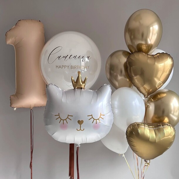 Набор на годик девочке с кошечкой, артикул F1392846 - 8950 рублей, доставка по городу. Flawery - доставка цветов