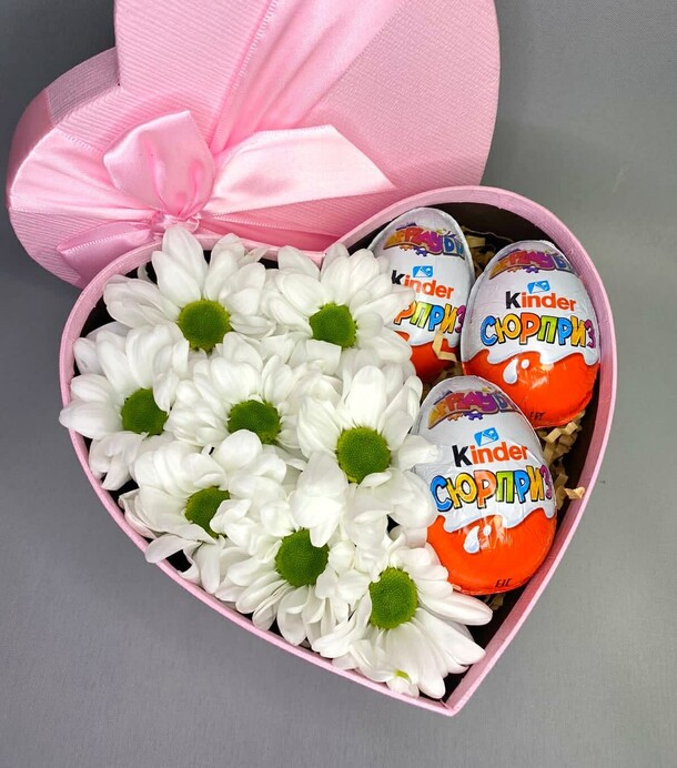 Сердце с цветами, артикул F1109698 - 2328 рублей, доставка по городу. Flawery - доставка цветов