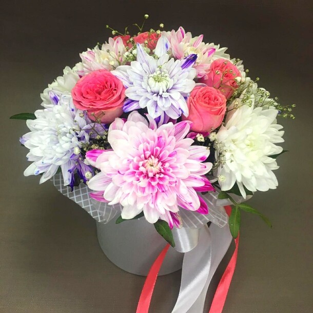 Цветы в коробке, артикул F1130579 - 2100 рублей, доставка по городу. Flawery - доставка цветов