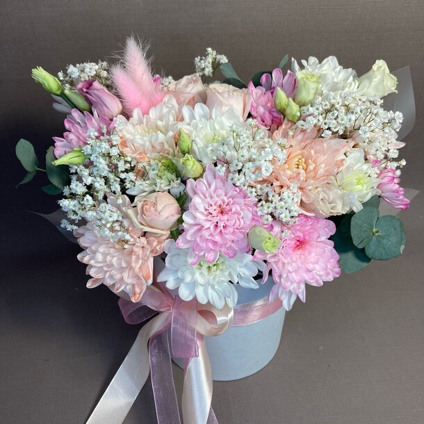 Нежная композиция, артикул F1386953 - 3520 рублей, доставка по городу. Flawery - доставка цветов