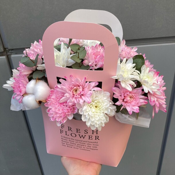 Композиция из хризантем, артикул F1402567 - 2750 рублей, доставка по городу. Flawery - доставка цветов