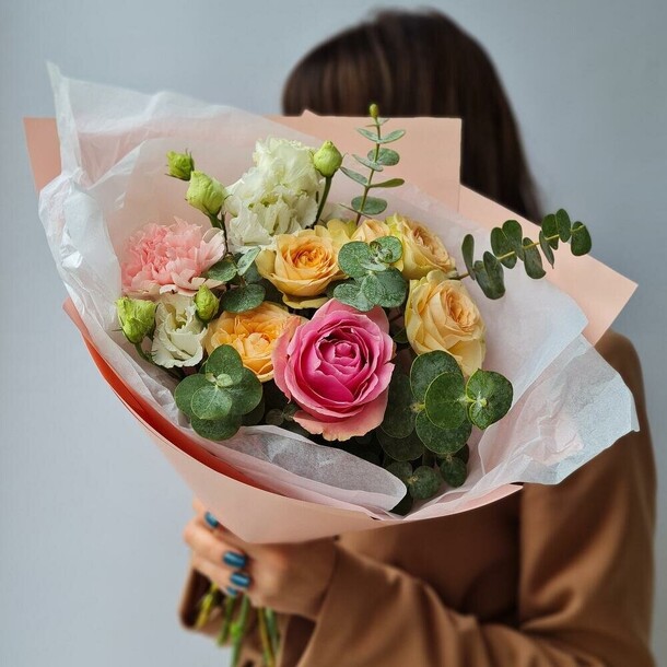 Букет с эустомой и розой, артикул F1156685 - 3990 рублей, доставка по городу. Flawery - доставка цветов