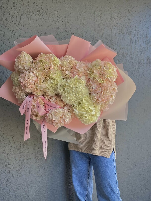 Букет гортензий, артикул F1267067 - 15990 рублей, доставка по городу. Flawery - доставка цветов