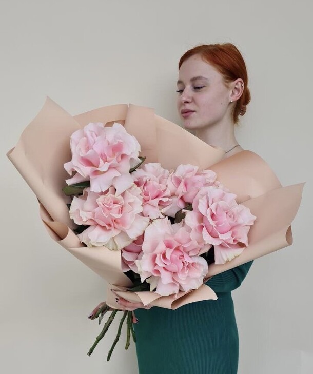 Букет французских розовых роз, артикул F1288614 - 4490 рублей, доставка по городу. Flawery - доставка цветов