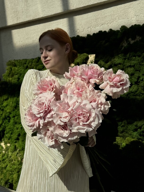 Букет розовых французских роз, артикул F1297307 - 8790 рублей, доставка по городу. Flawery - доставка цветов