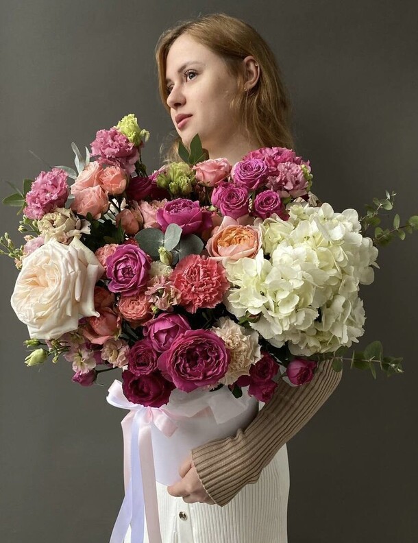 Коробка цветов для мамы, артикул F1342680 - 14990 рублей, доставка по городу. Flawery - доставка цветов