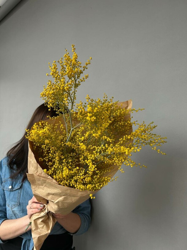 Букет мимозы, артикул F1390763 - 3490 рублей, доставка по городу. Flawery - доставка цветов