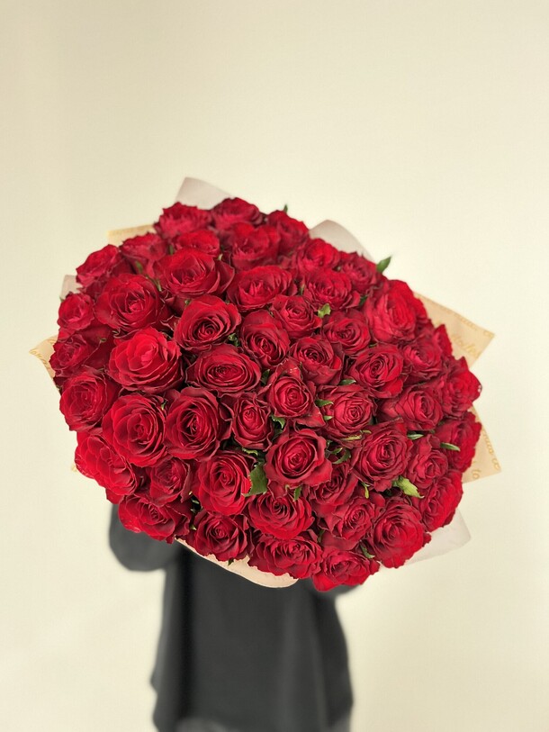 51 кенийская роза, артикул F1379023 - 8331 рублей, доставка по городу. Flawery - доставка цветов