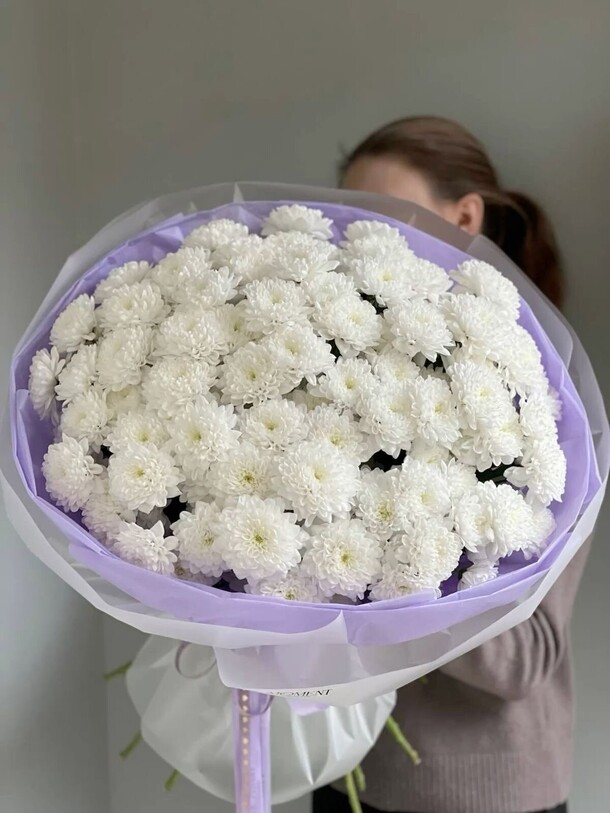 Букет из 15 кустовых хризантем, артикул F1480706 - 6867 рублей, доставка по городу. Flawery - доставка цветов