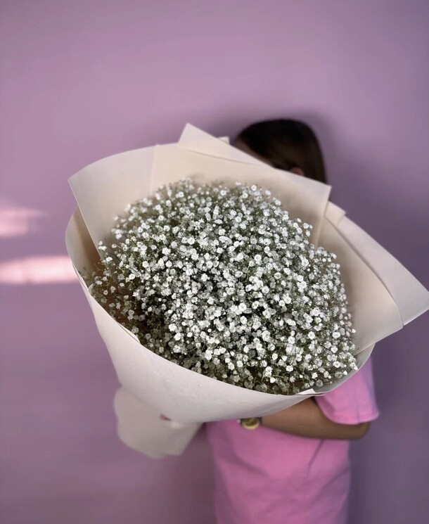 Воздушный букет  с гипсофилой, артикул F1464946 - 4500 рублей, доставка по городу. Flawery - доставка цветов