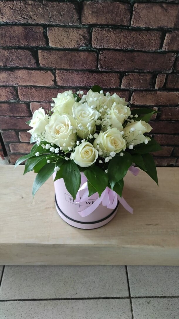 Шляпная коробка 25, артикул F1066835 - 4469 рублей, доставка по городу. Flawery - доставка цветов