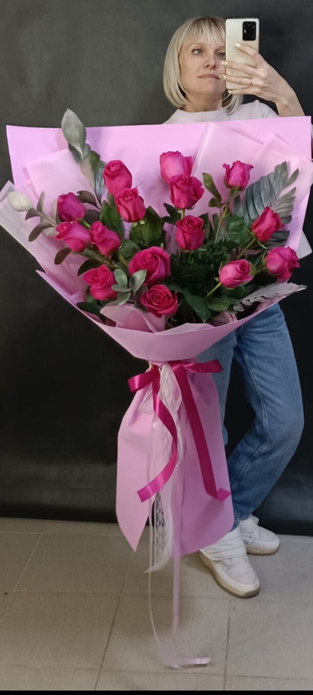 Букет гигант 9, артикул F1118964 - 7579 рублей, доставка по городу. Flawery - доставка цветов