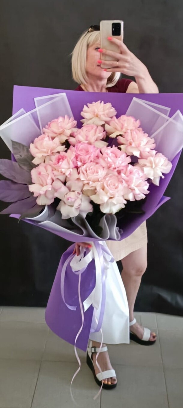 Букет гигант 17, артикул F1121710 - 7579 рублей, доставка по городу. Flawery - доставка цветов