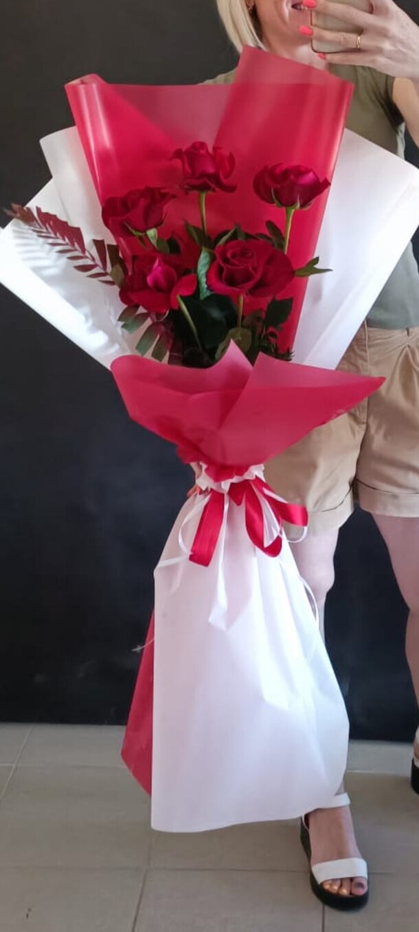 Букет гигант 18, артикул F1121712 - 3839 рублей, доставка по городу. Flawery - доставка цветов