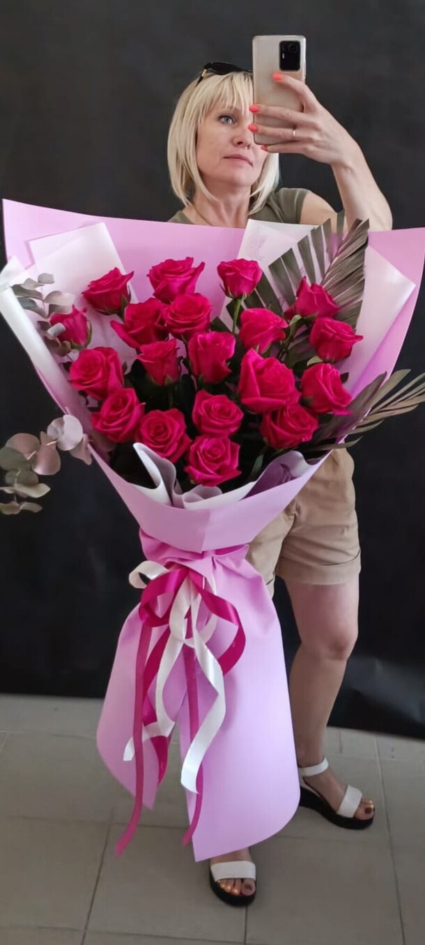 Букет гигант 19, артикул F1121717 - 9229 рублей, доставка по городу. Flawery - доставка цветов