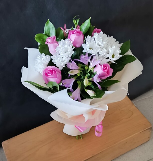 Букетик #9, артикул F1141381 - 3207 рублей, доставка по городу. Flawery - доставка цветов