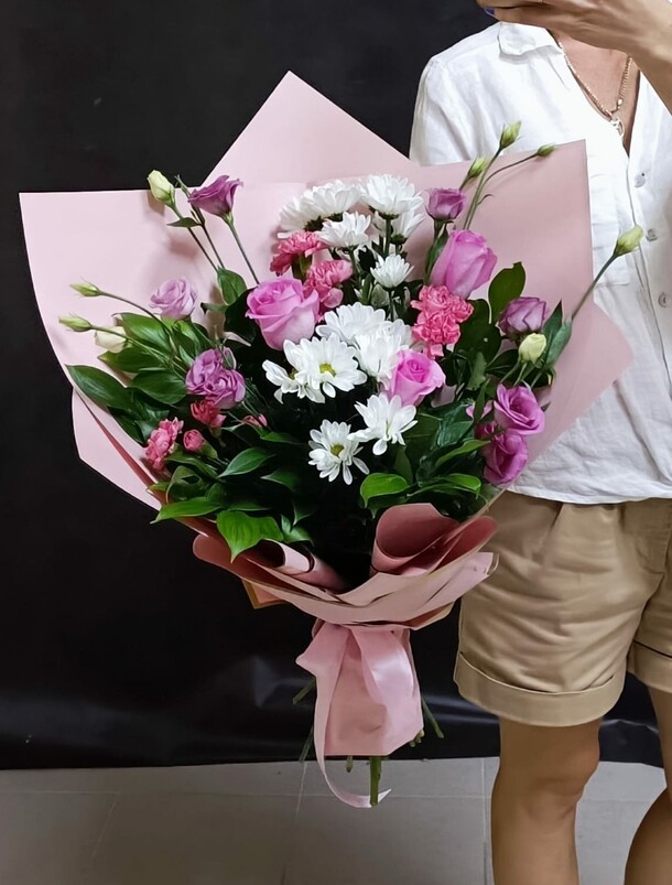 Букетик 14, артикул F1151622 - 4169 рублей, доставка по городу. Flawery - доставка цветов