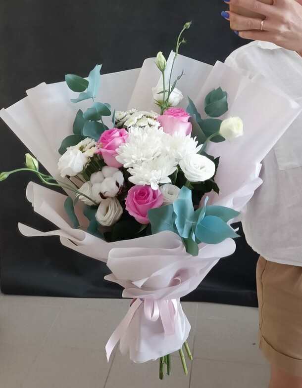 Букетик 15, артикул F1152540 - 3949 рублей, доставка по городу. Flawery - доставка цветов