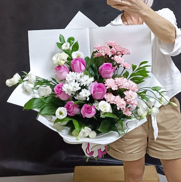 Букетик 18, артикул F1154339 - 5489 рублей, доставка по городу. Flawery - доставка цветов