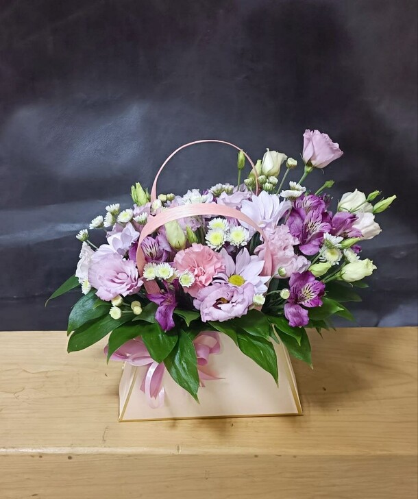 Букетик 23, артикул F1154350 - 4939 рублей, доставка по городу. Flawery - доставка цветов