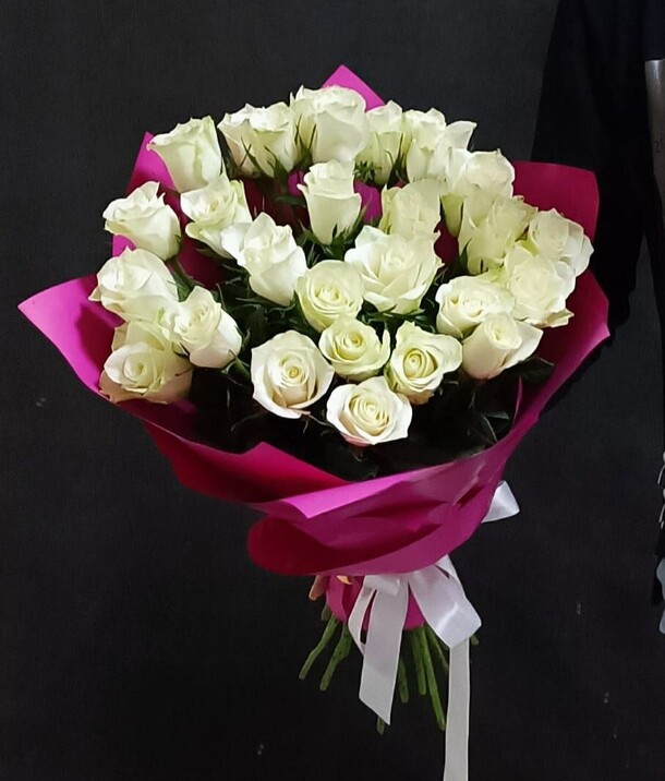 Букетик из 25 белых роз, артикул F1154597 - 5049 рублей, доставка по городу. Flawery - доставка цветов