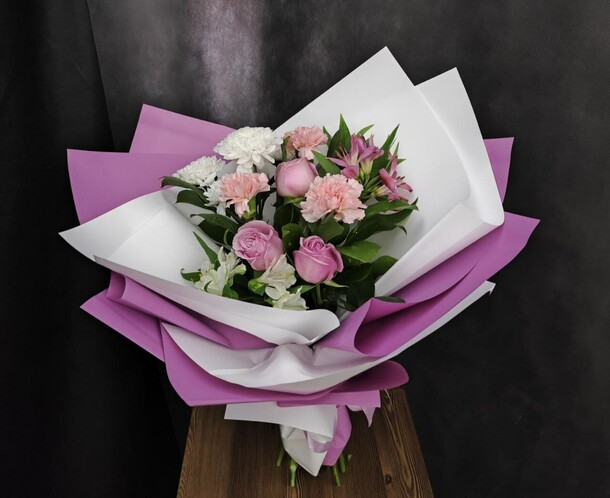 Сборный букетик #1, артикул F1240811 - 3497 рублей, доставка по городу. Flawery - доставка цветов