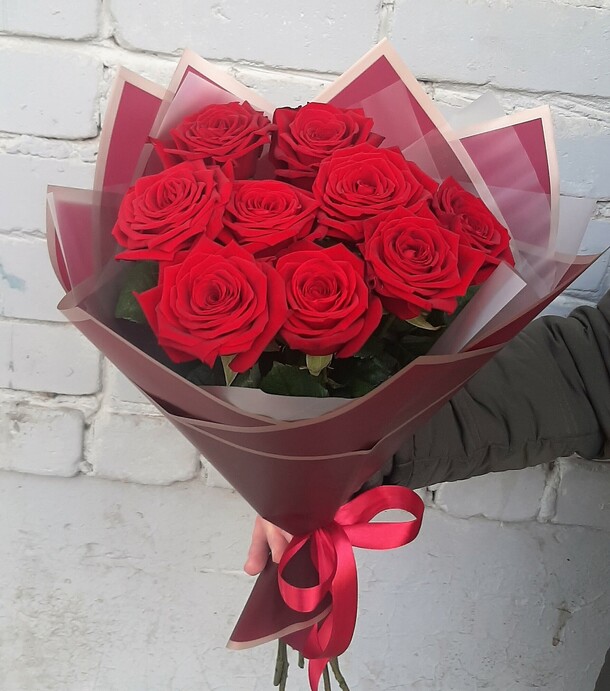 Букет красных роз, артикул F1236500 - 2400 рублей, доставка по городу. Flawery - доставка цветов