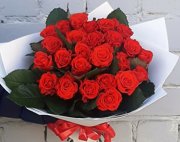 25 роз эльторо, артикул F1258341 - 5500 рублей, доставка по городу. Flawery - доставка цветов